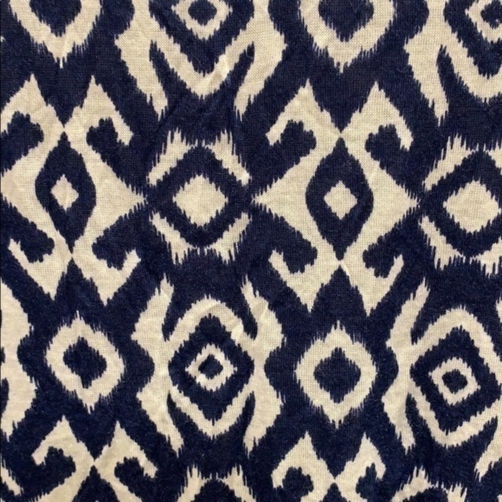 Crotchet Lace Detail Print Top - Picture 4 of 6
